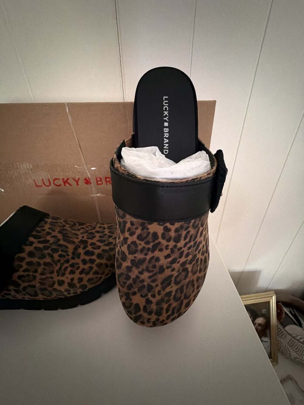 Lucky Brand LK-Sachie Clog Size 6.5M Natural Black Leopard Suede